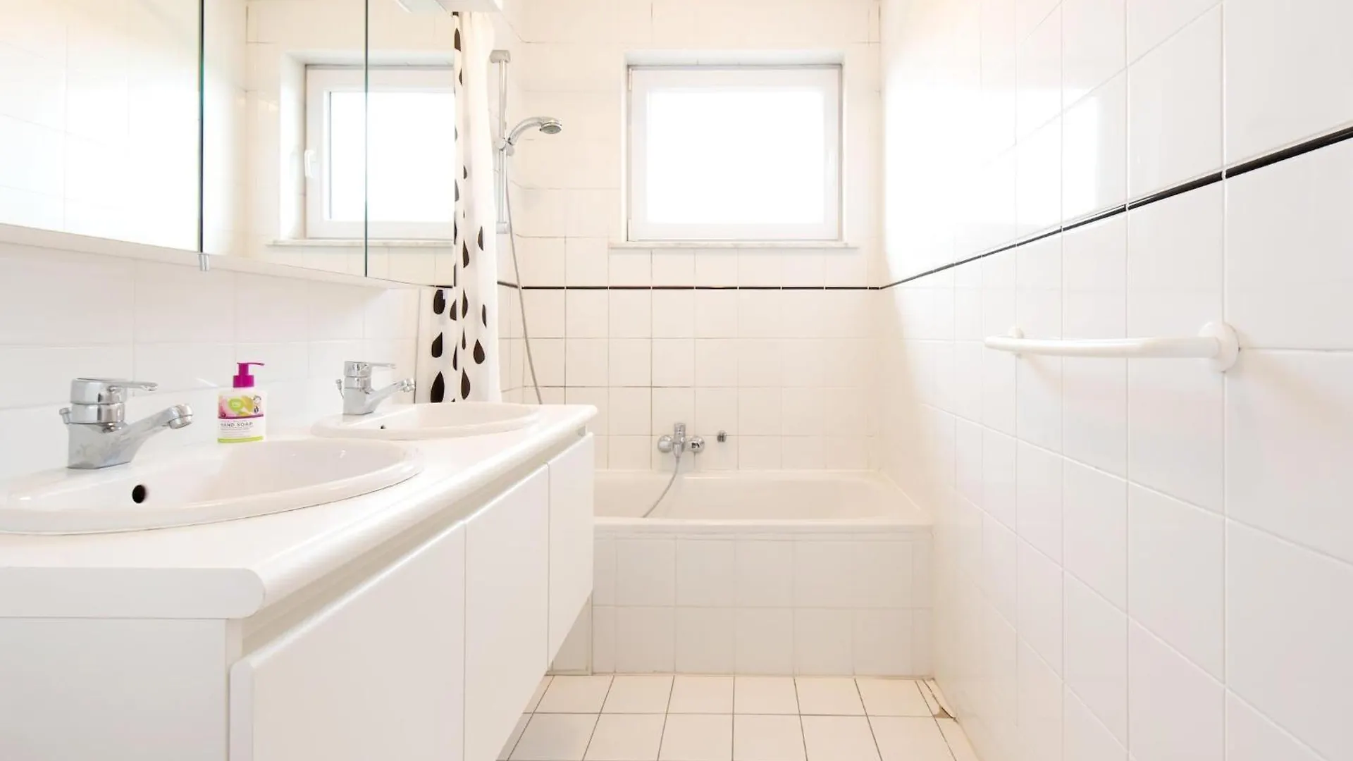 Spacious Apartment With Terrace Middelkerke Belgium
