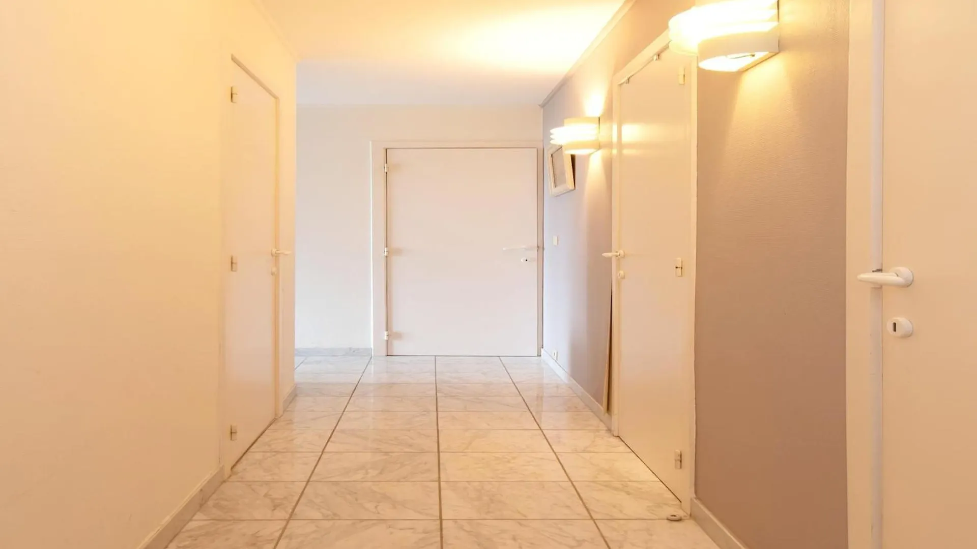 Spacious Apartment With Terrace Middelkerke Belgium