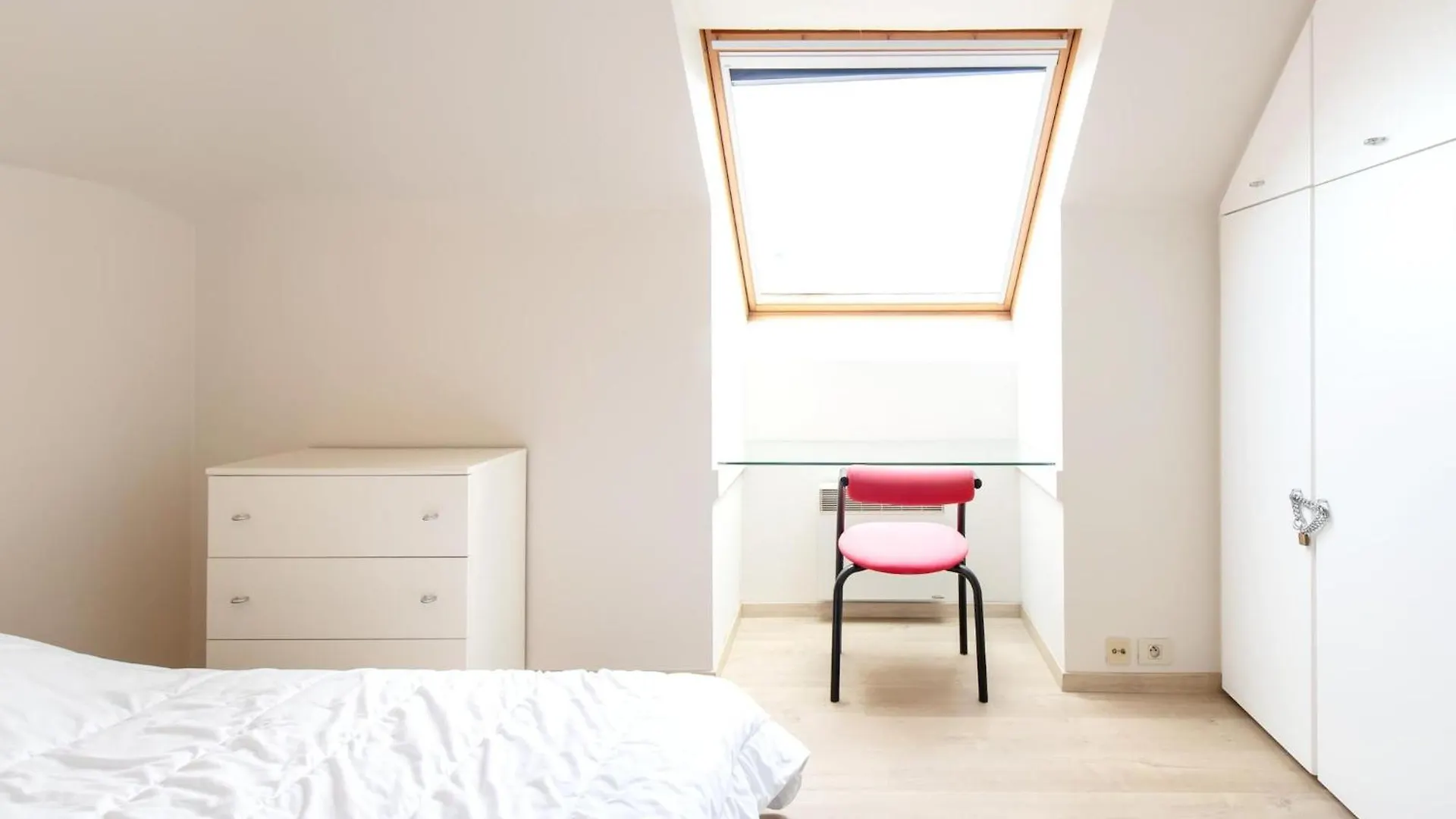 Spacious Apartment With Terrace Middelkerke Belgium