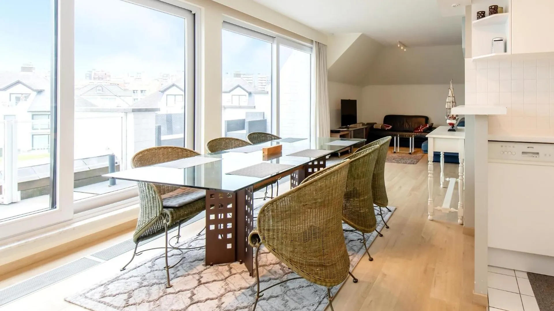 Spacious Apartment With Terrace Middelkerke Belgium