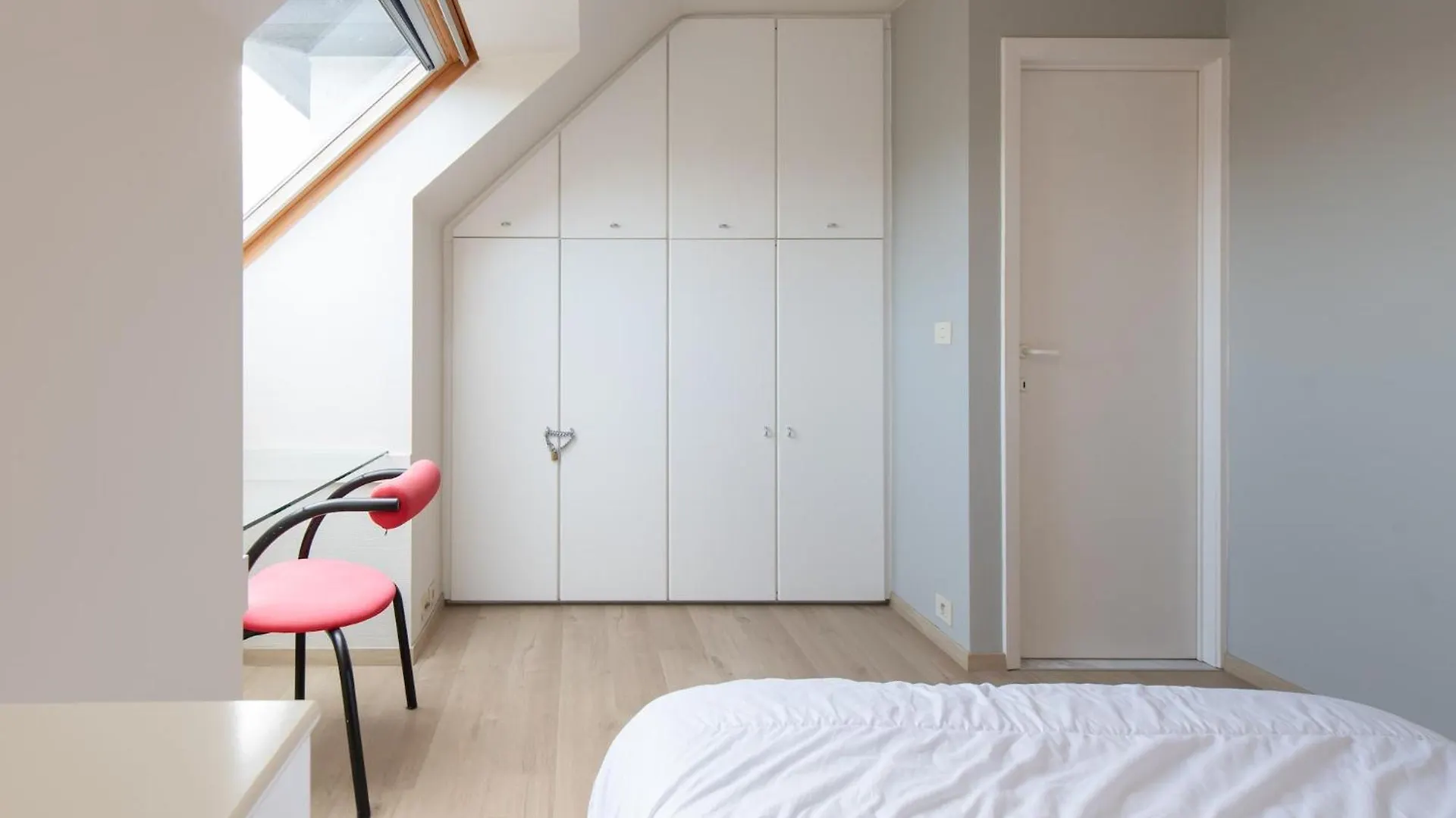 Spacious Apartment With Terrace Middelkerke