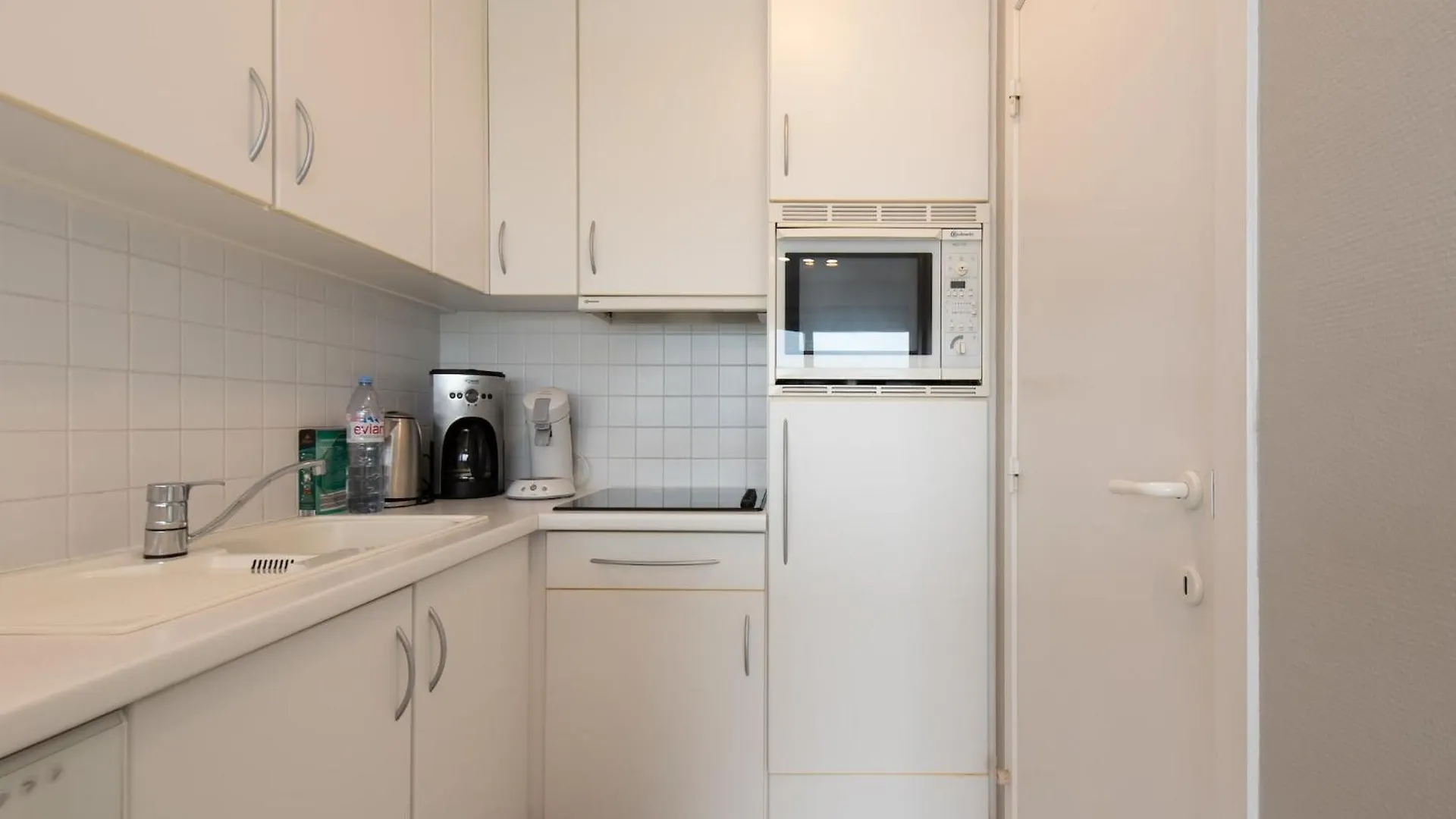 Spacious Apartment With Terrace Middelkerke
